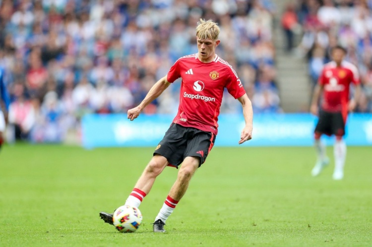 开云平台-记者：英冠球队赫尔城与曼联谈判，想租借引进22岁中场科利尔