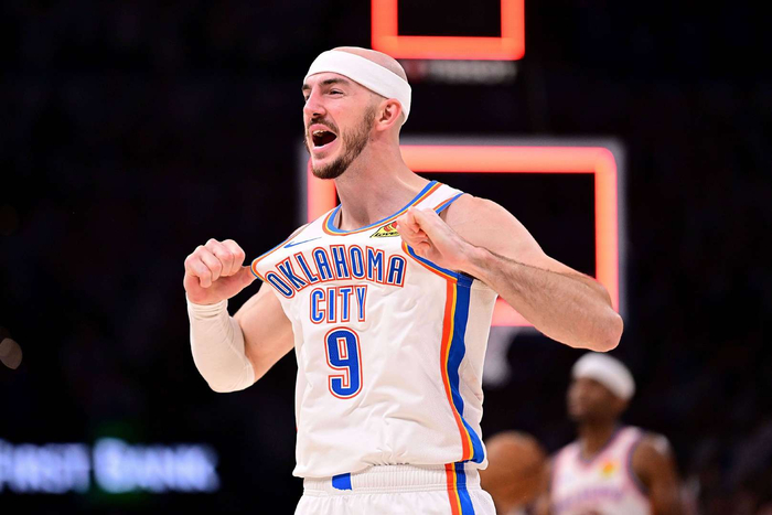 下载开云-雷霆缩减开支，卡鲁索或离队，昔日防守悍将或重返紫金军团|湖人|里夫斯|谢伊·吉尔杰斯-亚历山大|俄克拉荷马雷霆队|肯里奇-威廉姆斯_新浪新闻